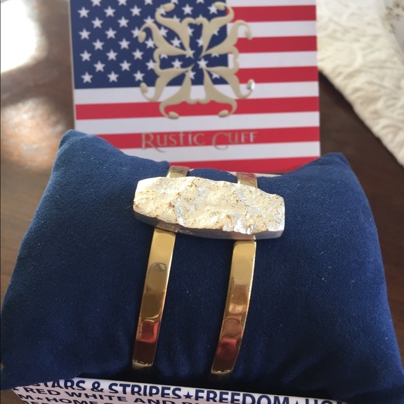 Rustic cuff bracelet - Picture 6 of 6